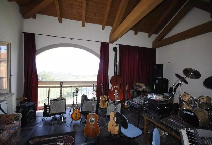 ベッドアンドブレックファースト La Cascina Della Musica