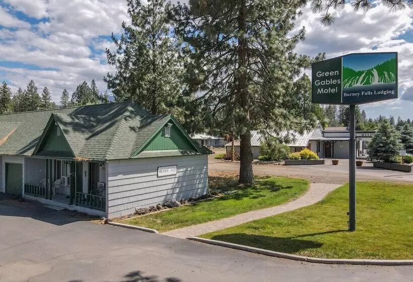 Green Gables Motel & Suites