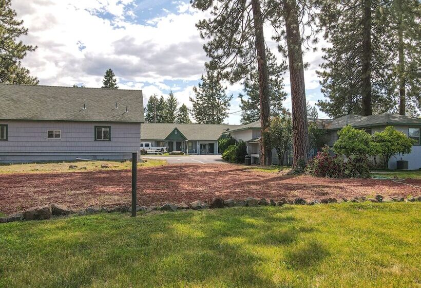 Green Gables Motel & Suites