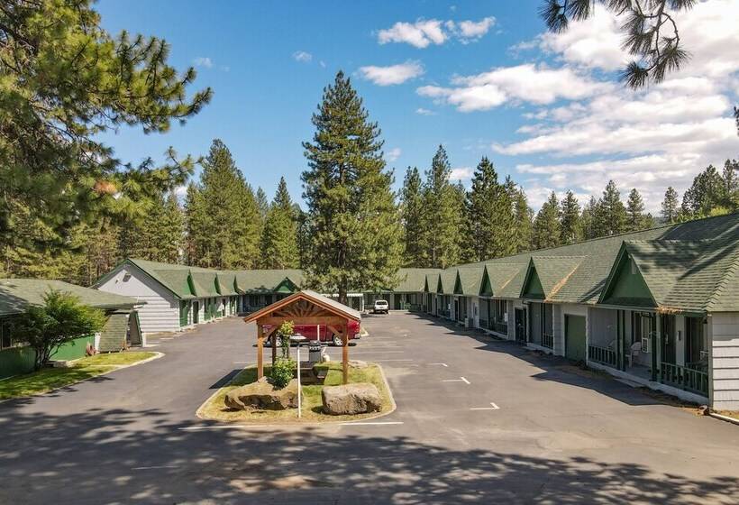 Green Gables Motel & Suites