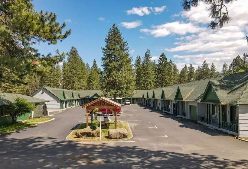 Green Gables Motel & Suites