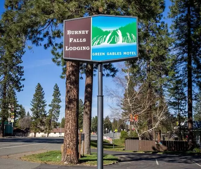 Green Gables Motel & Suites