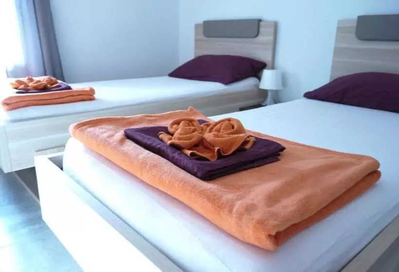 Hostel Pirano