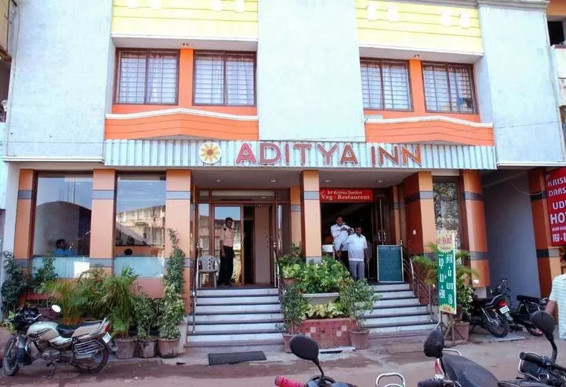 هتل Aditya Inn