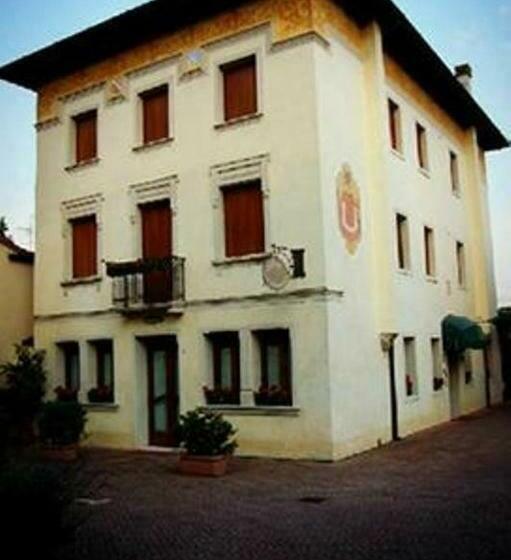 ホテル Albergo La Meridiana