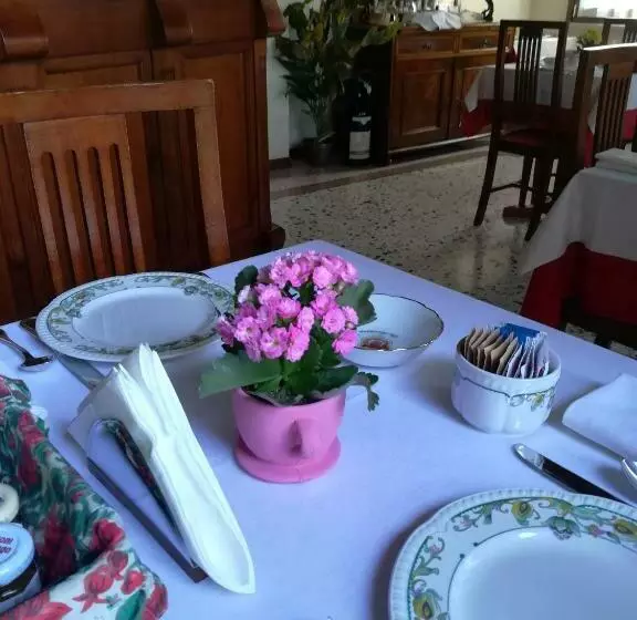 هتل Albergo La Meridiana