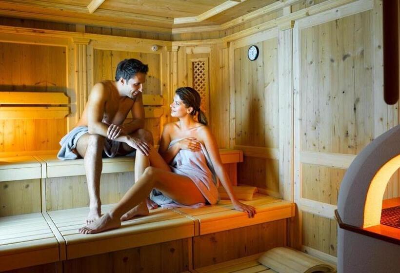 هتل Garni Dolomieu