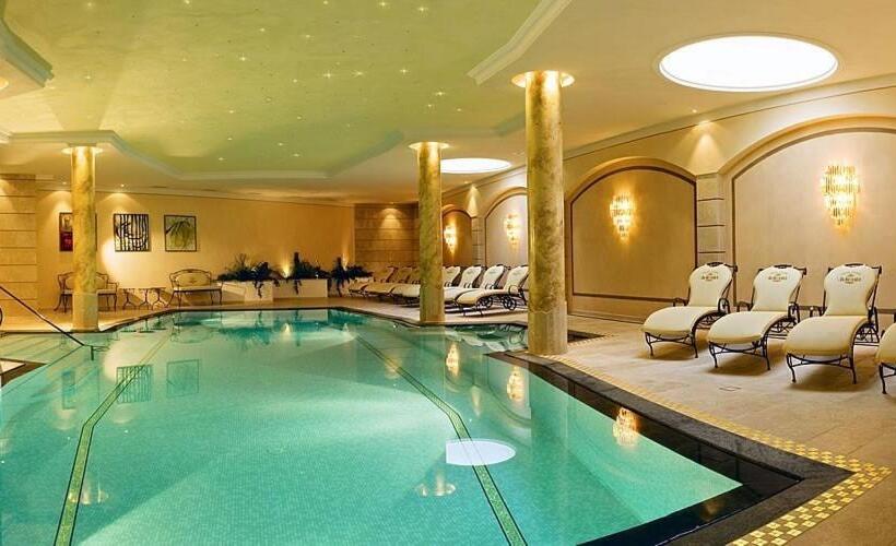 هتل Garni Dolomieu