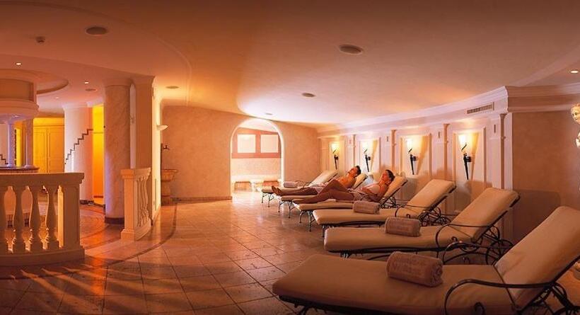 هتل Garni Dolomieu