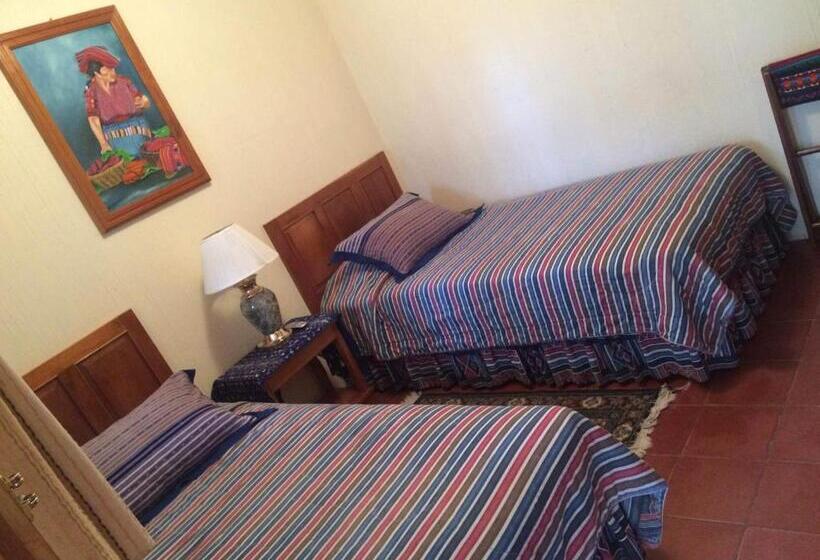 هتل Posada De Los Volcanes