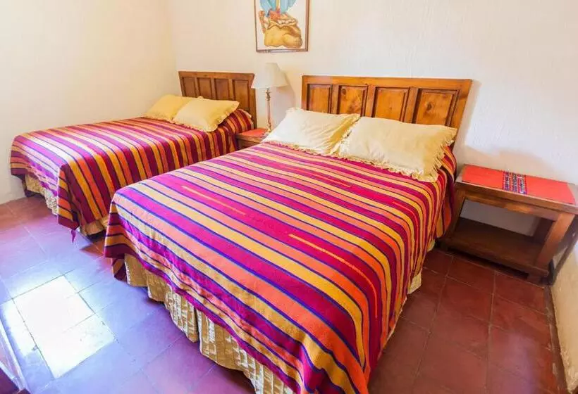 هتل Posada De Los Volcanes