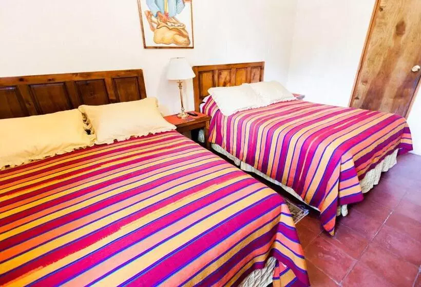 هتل Posada De Los Volcanes