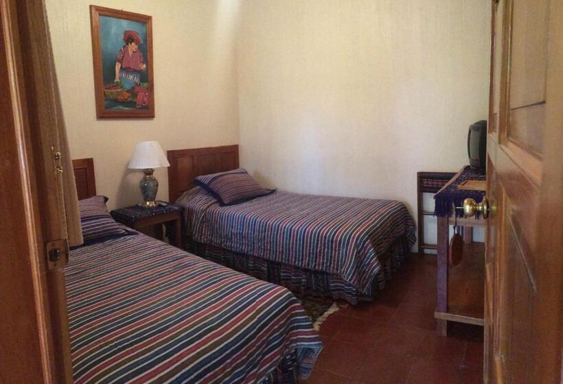 هتل Posada De Los Volcanes