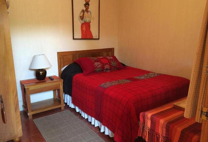 هتل Posada De Los Volcanes