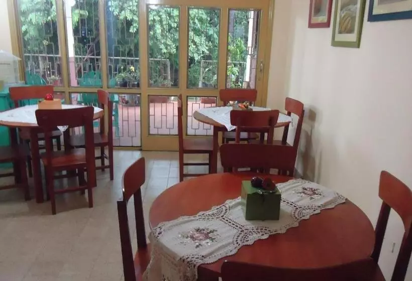 La Casa De Pedro Hostel