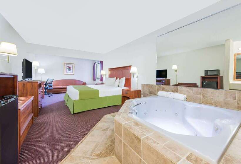 Hotel Baymont By Wyndham Enid