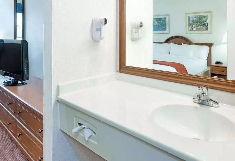 酒店 Baymont By Wyndham Howell/brighton