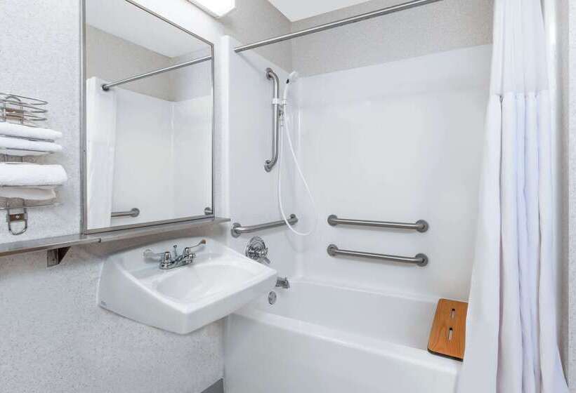 فندق Baymont By Wyndham Howell/brighton