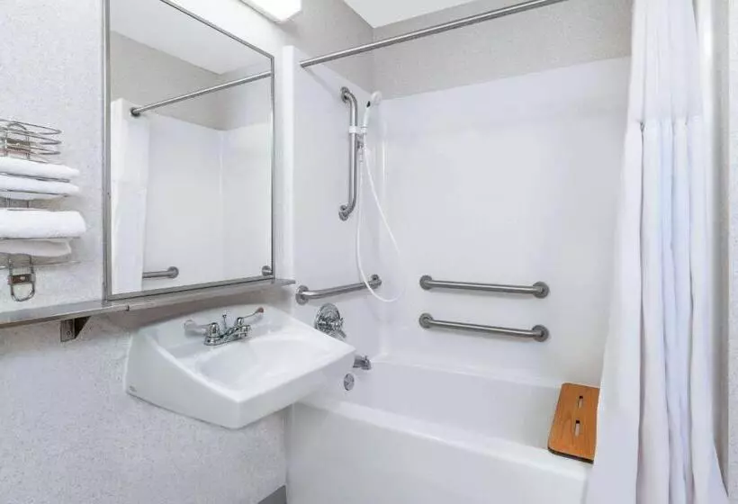 酒店 Baymont By Wyndham Howell/brighton