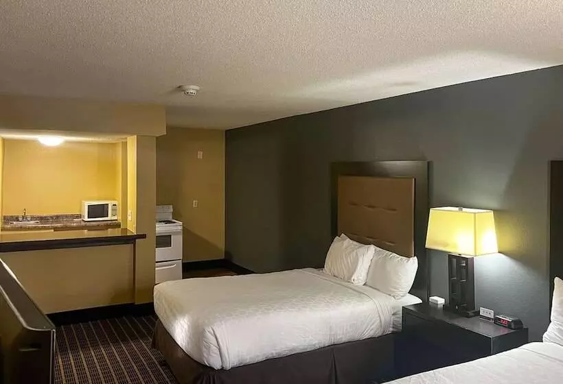 Clarion Hotel & Suites