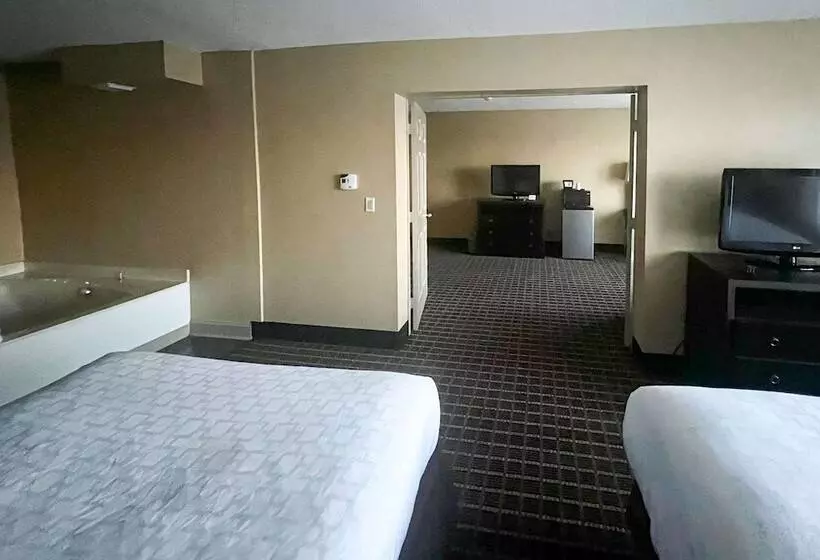 Clarion Hotel & Suites