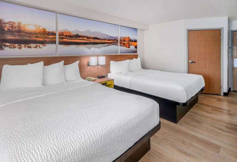 호텔 Days Inn & Suites By Wyndham Greeley