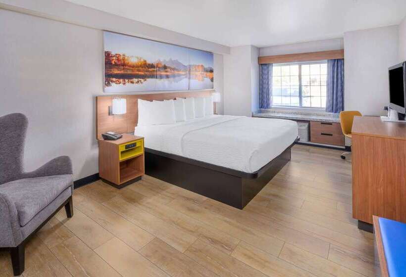 호텔 Days Inn & Suites By Wyndham Greeley