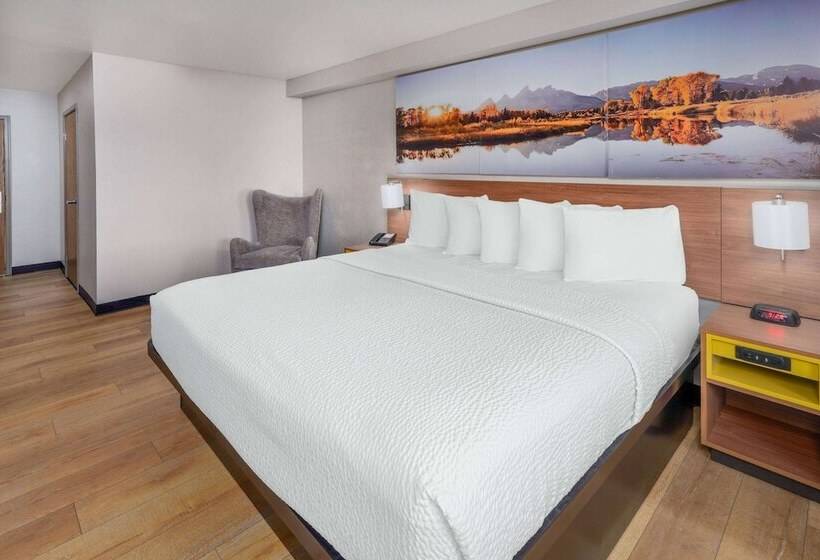 호텔 Days Inn & Suites By Wyndham Greeley