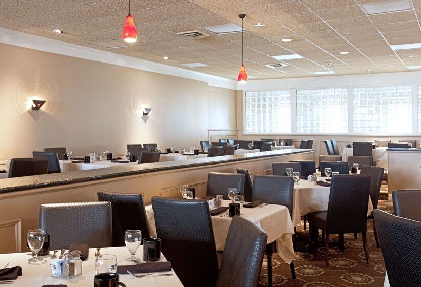 هتل Doubletree By Hilton Cape Cod Hyannis