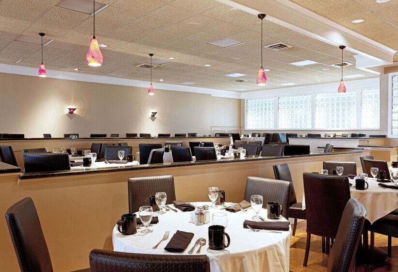 هتل Doubletree By Hilton Cape Cod Hyannis