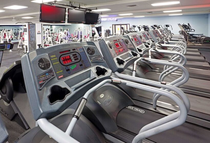 هتل Doubletree By Hilton Cape Cod Hyannis