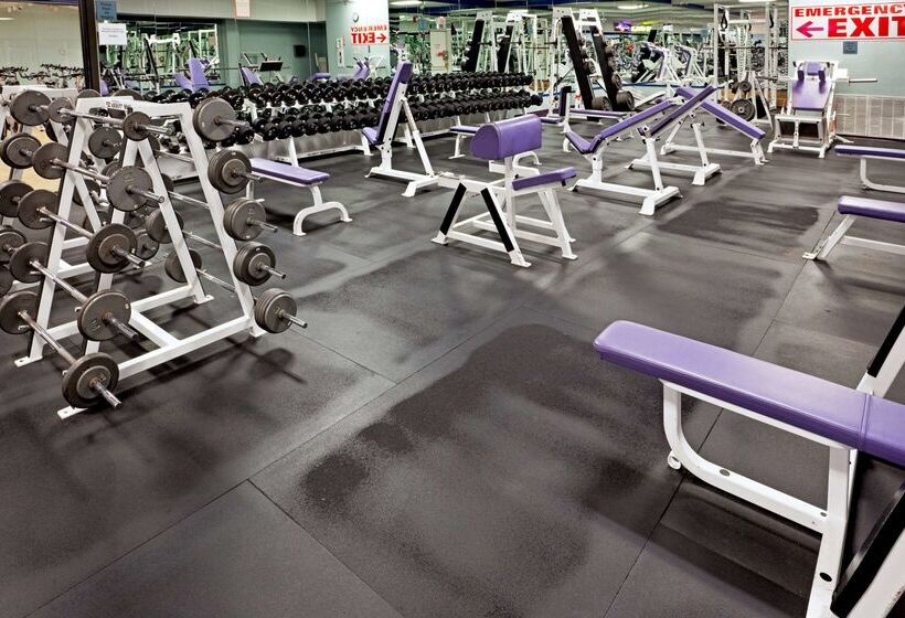 هتل Doubletree By Hilton Cape Cod Hyannis