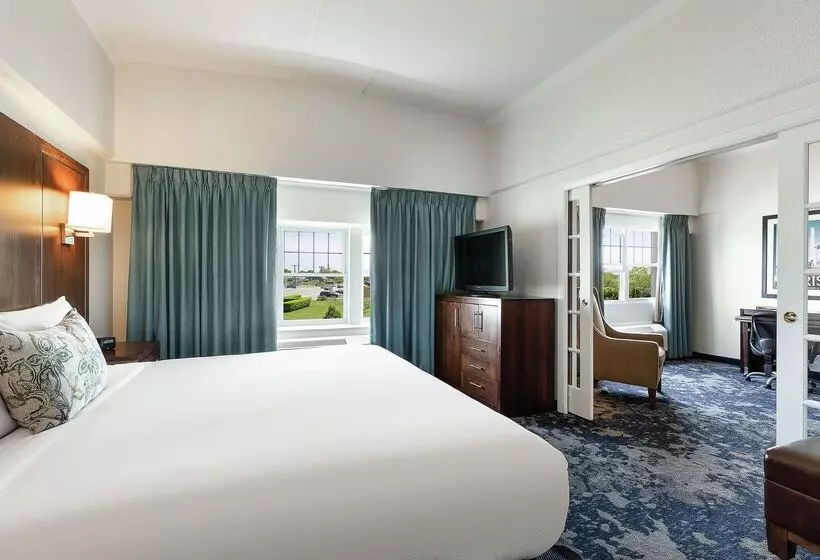 Otel Doubletree By Hilton Cape Cod Hyannis