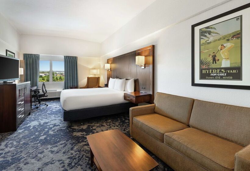 هتل Doubletree By Hilton Cape Cod Hyannis