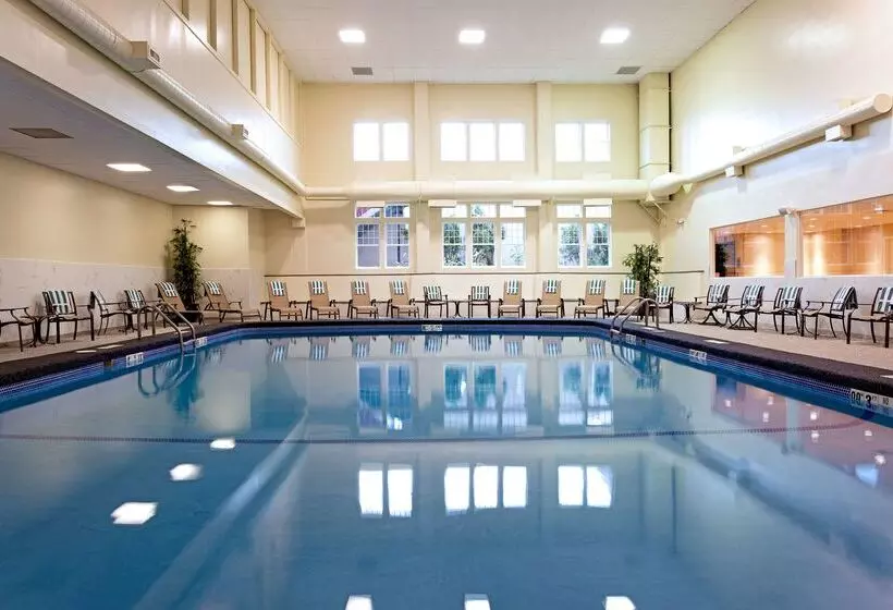 Otel Doubletree By Hilton Cape Cod Hyannis