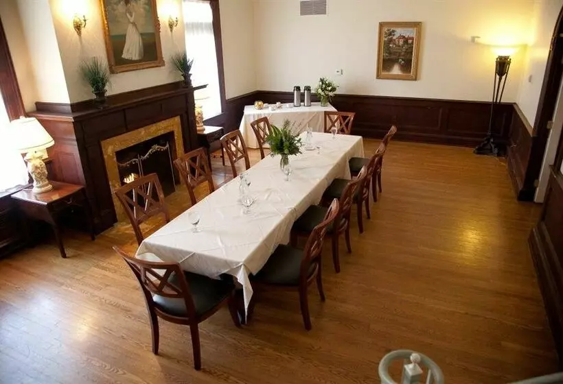 ホテル Inn On Broadway