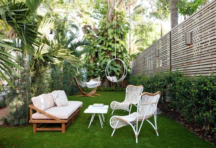 Lighthouse Hotel   Key West Historic Inns