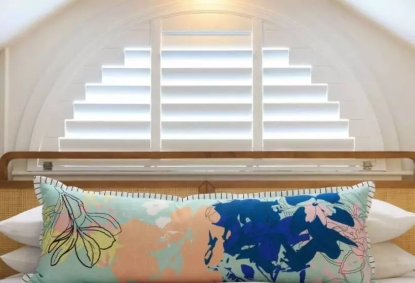 Lighthouse Hotel   Key West Historic Inns