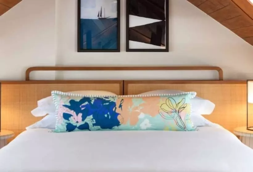 Lighthouse Hotel   Key West Historic Inns