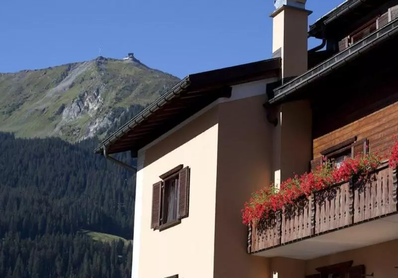 酒店 Madrisa Lodge