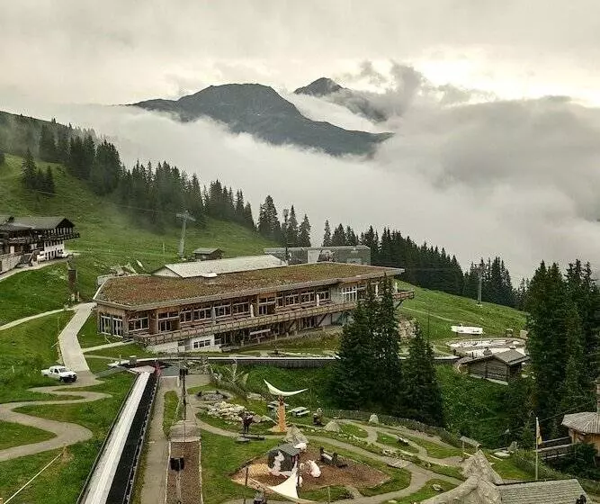 酒店 Madrisa Lodge