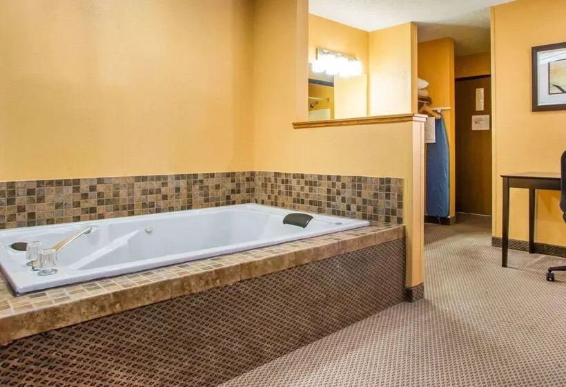 호텔 Quality Inn & Suites Kimberly   Appleton East