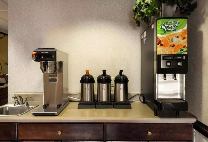 酒店 Red Roof Inn Hendersonville