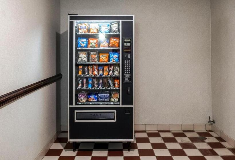 בית מלון כפרי Red Roof Inn Hendersonville