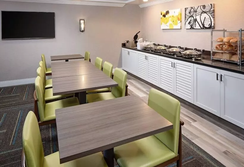 Отель Residence Inn By Marriott Tysons