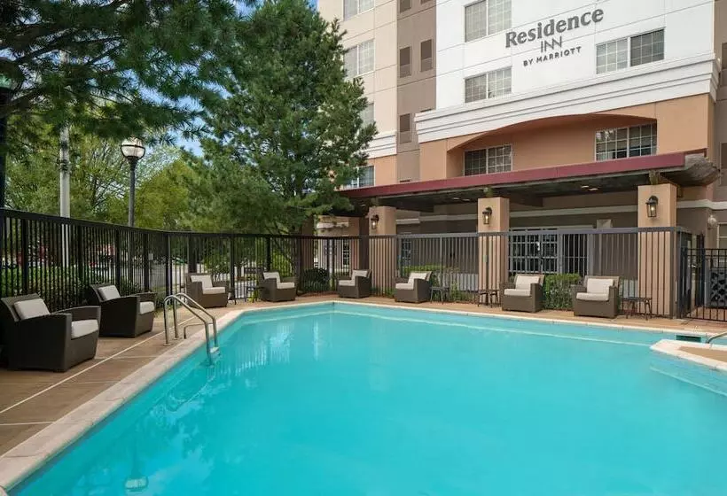 Отель Residence Inn By Marriott Tysons