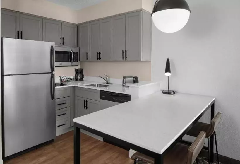 Отель Residence Inn By Marriott Tysons