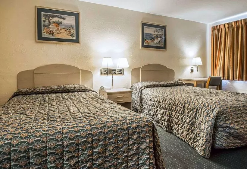 Hotelli Rodeway Inn Gainesville   University Area