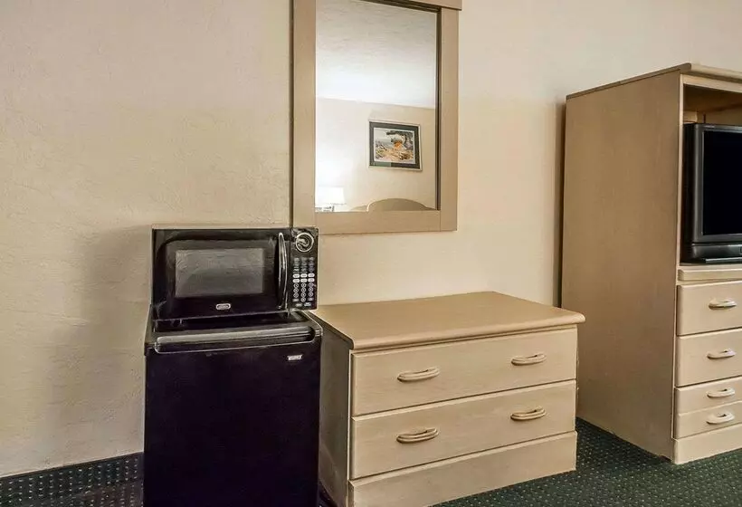 Hotelli Rodeway Inn Gainesville   University Area