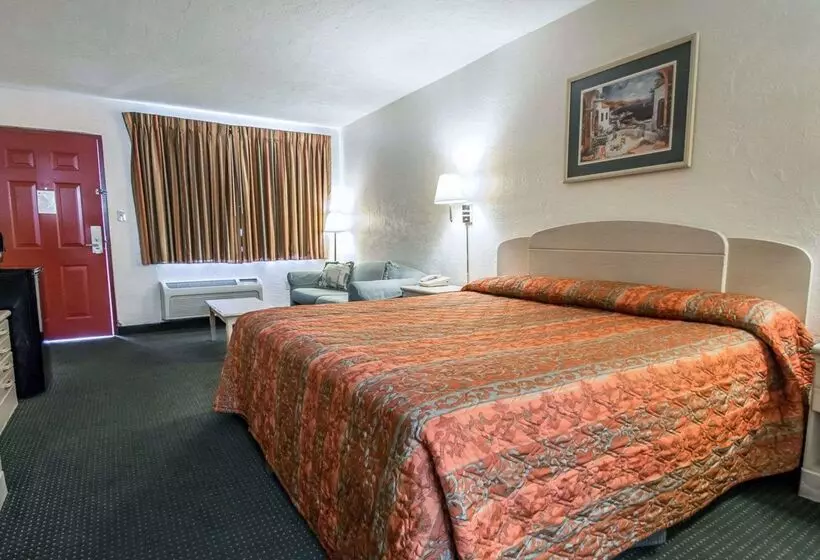 Hotelli Rodeway Inn Gainesville   University Area